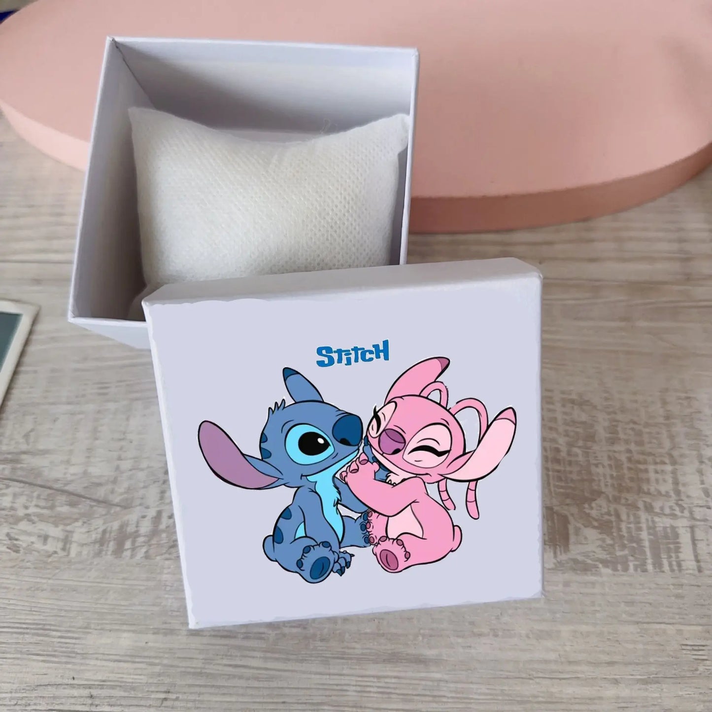 SylvoStitch™ – Montre Édition Limitée Lilo & Stitch